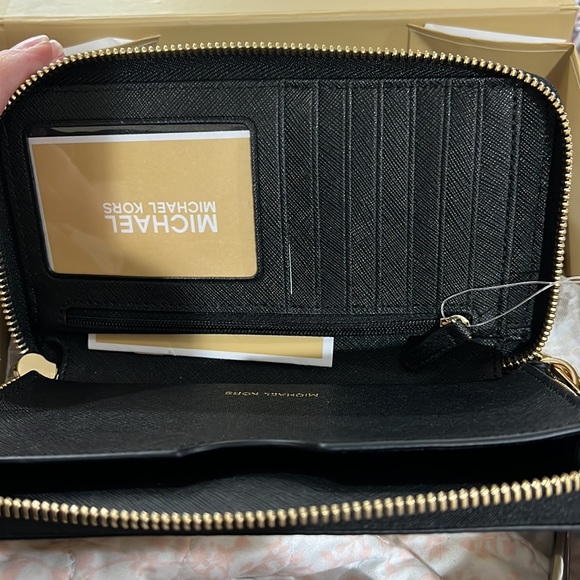 Michael Kors Wristlets Black New with Tags - Picture 4 of 4